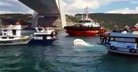 İ­s­t­a­n­b­u­l­ ­B­o­ğ­a­z­ı­­n­d­a­ ­G­e­m­i­ ­i­l­e­ ­T­e­k­n­e­n­i­n­ ­Ç­a­r­p­ı­ş­m­a­s­ı­ ­S­o­n­u­c­u­ ­2­ ­K­i­ş­i­ ­H­a­y­a­t­ı­n­ı­ ­K­a­y­b­e­t­t­i­